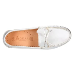 Mocasín con lazos en piel metalizada para mayores.