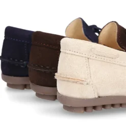 Mocasín con lazos en serraje para mayores piso conductor.