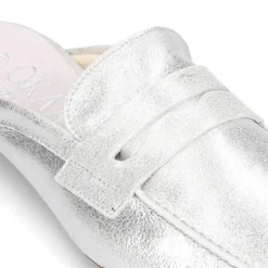 Mocasín destalonado tipo MULE en piel Metalizada.