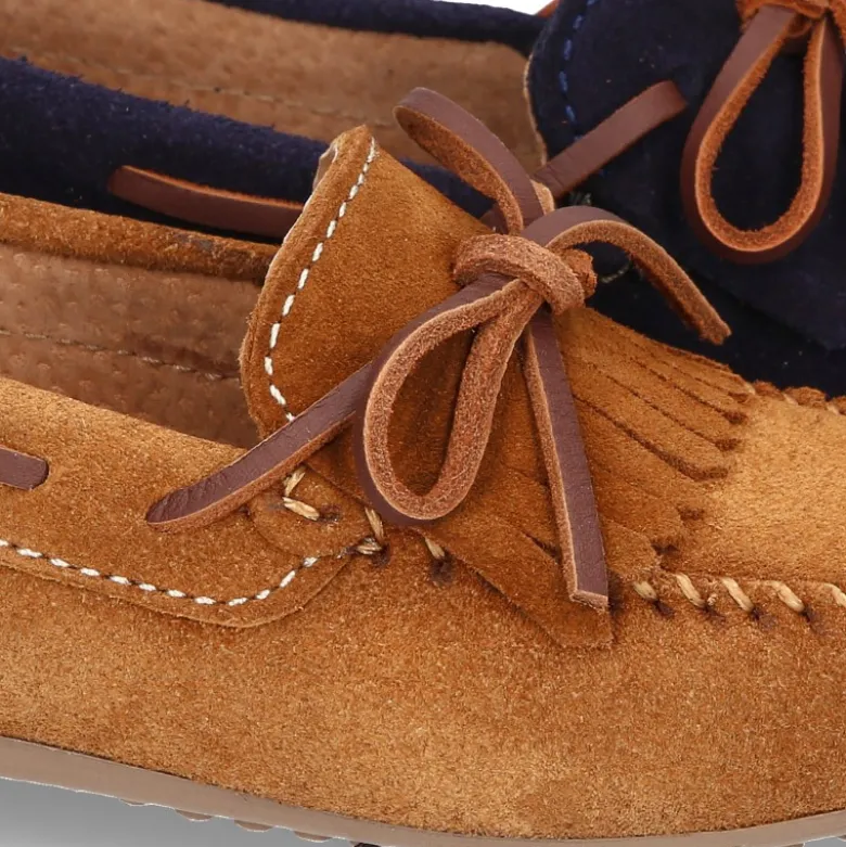 Mocasín lazos con FLECOS en piel serraje.