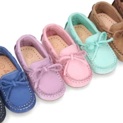 Mocasín lazos peques piso conductor en piel Nobuck.
