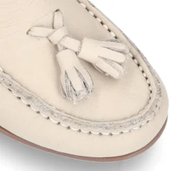 Mocasín mayores con borlas en piel EXTRA SUAVE en colores pasteles.