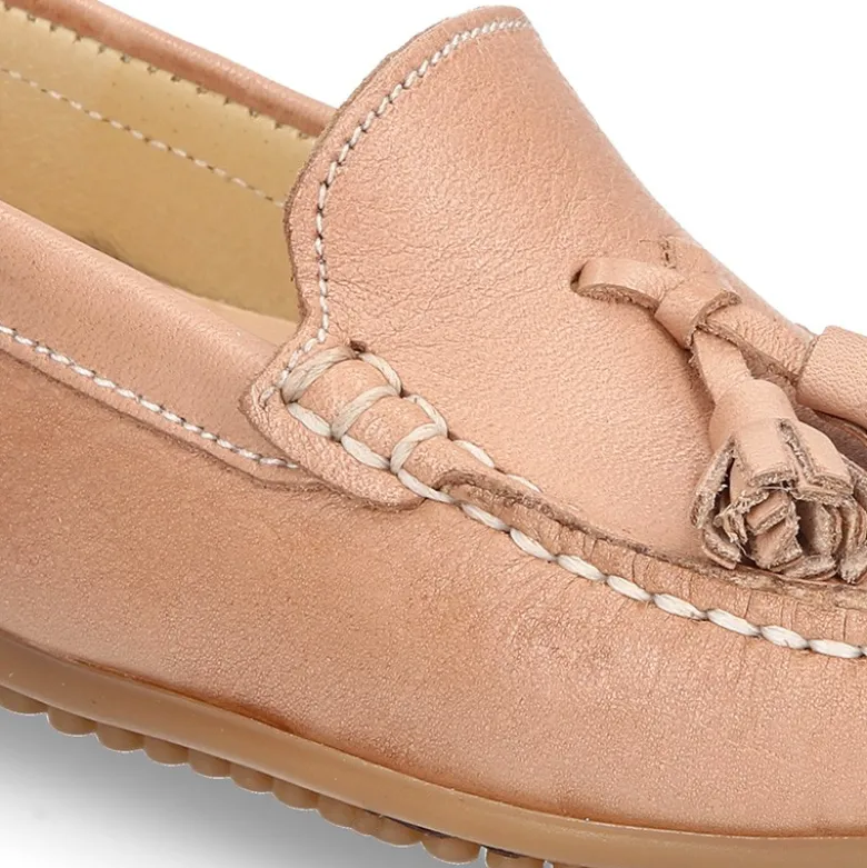 Mocasín mayores con borlas en piel EXTRA SUAVE en colores pasteles.