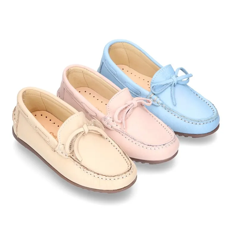 Mocasín mayores con lazos en piel EXTRA SUAVE en colores pasteles.