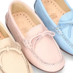 Mocasín mayores con lazos en piel EXTRA SUAVE en colores pasteles.