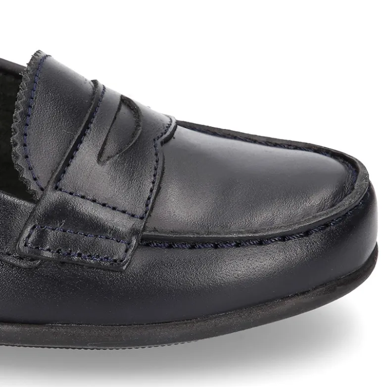 Mocasín NIÑA colegial en piel Boxcalf y suela de goma.