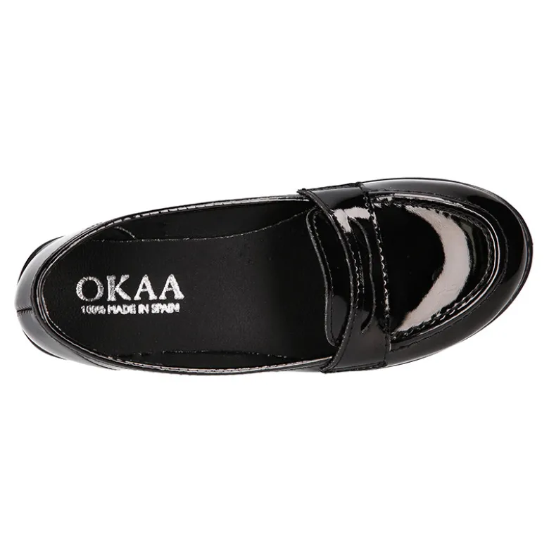 Mocasín niña OKAA estilizado en charol NEGRO.