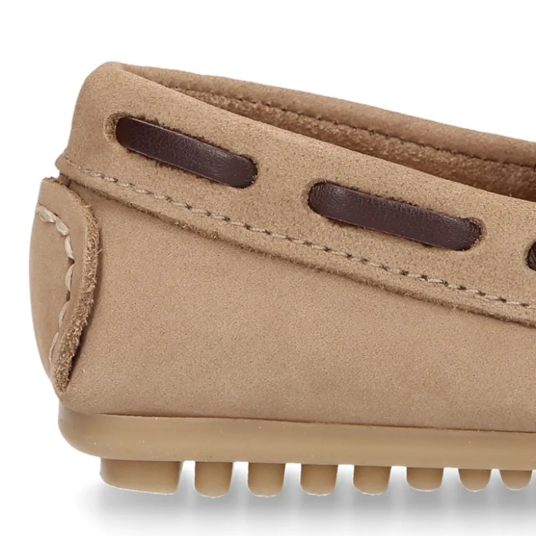 Mocasín niños pequeños con lazos a contraste en piel Nobuck.