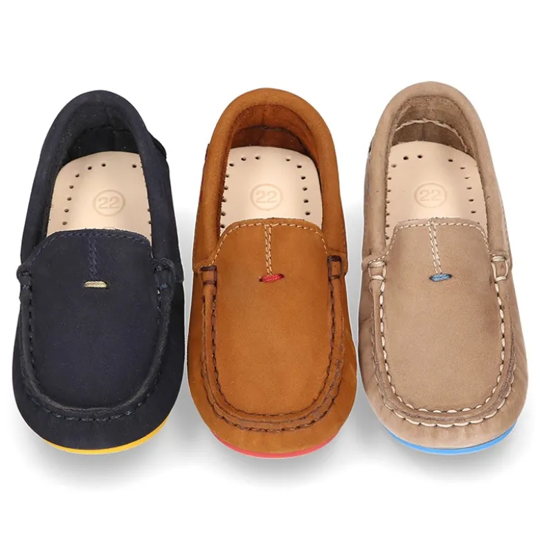Mocasín niños pequeños piso conductor contraste en piel Nobuck.