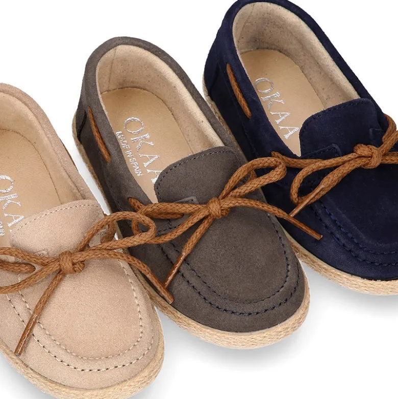 Mocasín niño tipo Alpargata con lazos en piel serraje.