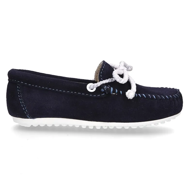 Mocasín tipo NÁUTICO en piel serraje.