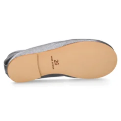Nueva Bailarina clásica con lazo ajustable en piel metalizada mate.