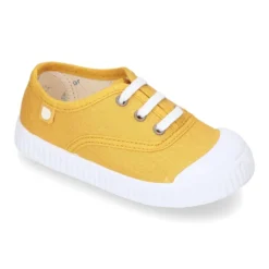 Nueva Bamba de lona con puntera y cordones.