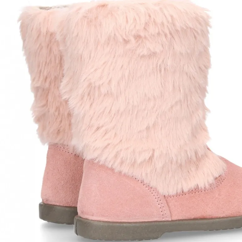 Nueva Bota en piel serraje rosa con apliques de PELO.