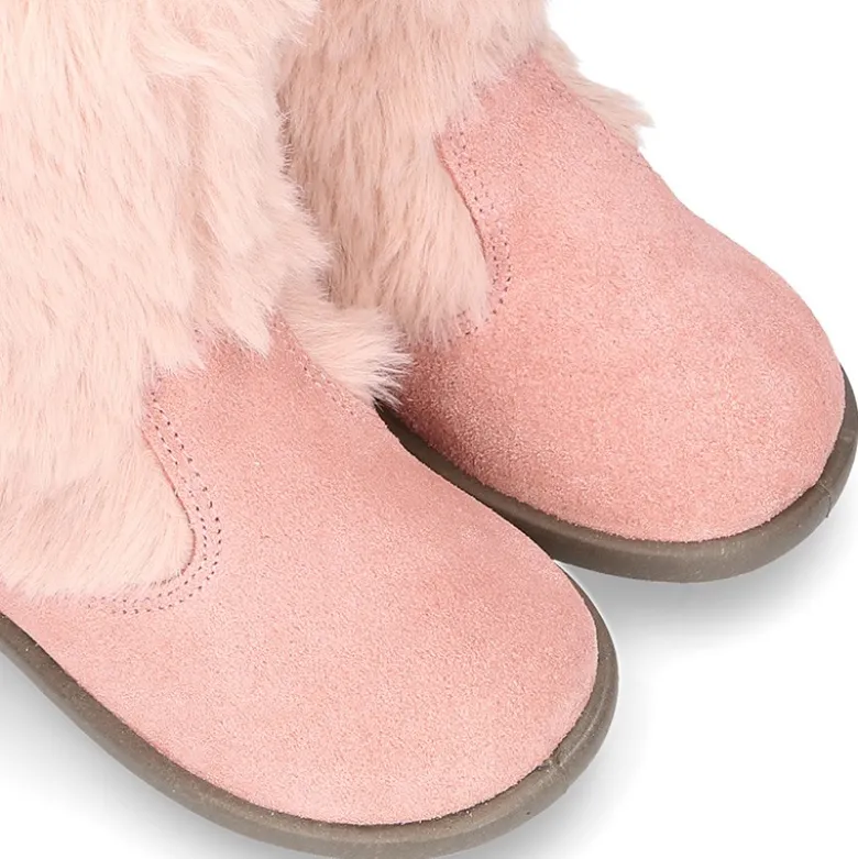 Nueva Bota en piel serraje rosa con apliques de PELO.