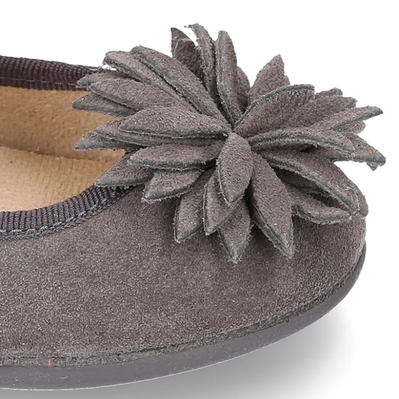 Nueva Mercedita con pompon FLOR en piel serraje.