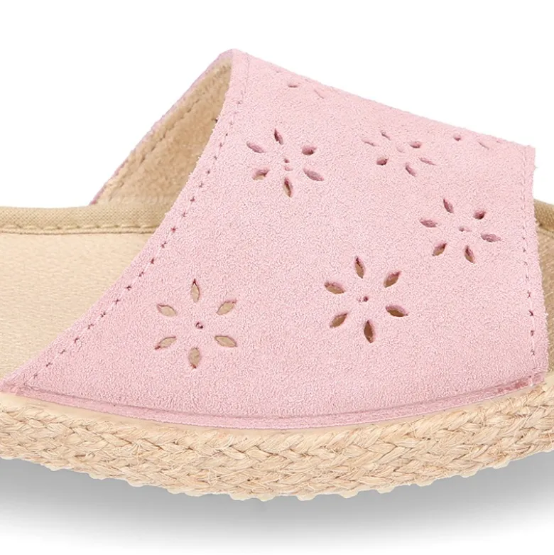 Nueva SANDALIA tipo alpargata con diseño con FLORES en Serraje.