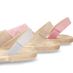 Nueva SANDALIA tipo alpargata con diseño con FLORES en Serraje.