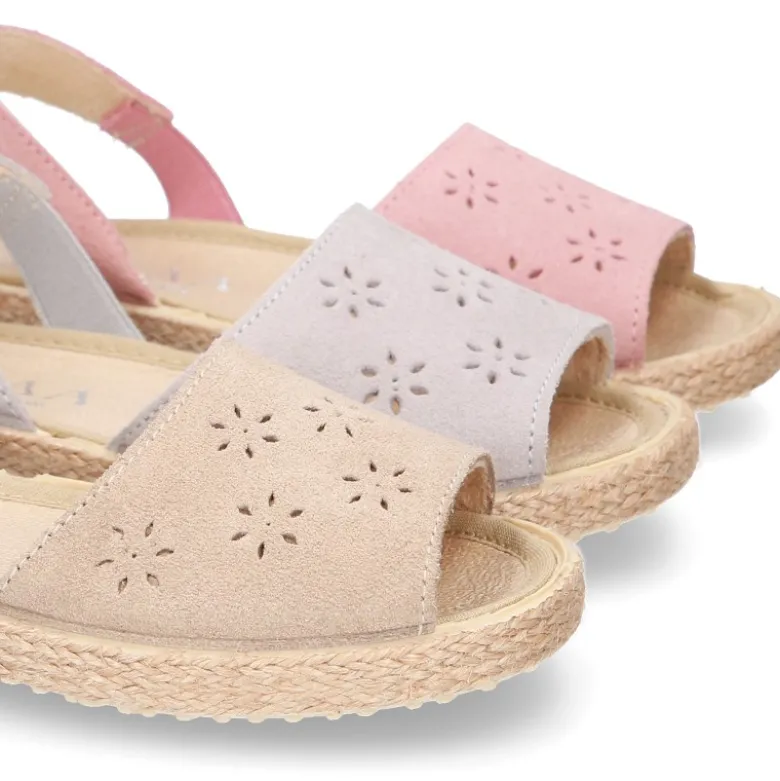 Nueva SANDALIA tipo alpargata con diseño con FLORES en Serraje.