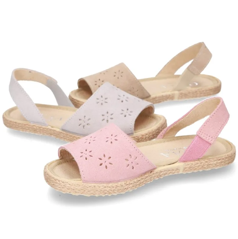 Nueva SANDALIA tipo alpargata con diseño con FLORES en Serraje.