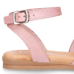 Nueva Sandalia TRENZADA Niña Mayor en piel en colores pasteles.