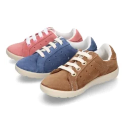 Nueva Zapatilla Casual con cordones en piel serraje.