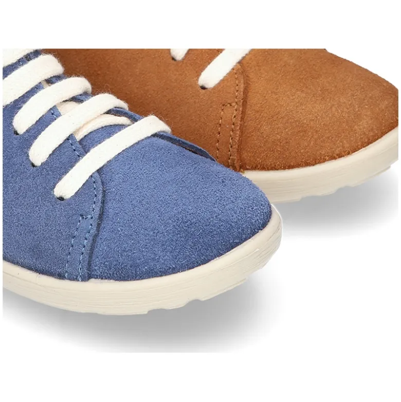 Nueva Zapatilla Casual tipo botita con cordones en piel serraje.