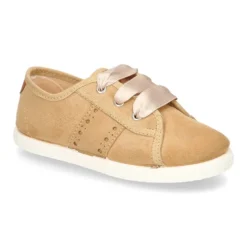 Nueva zapatilla MODA en lona serratex con lazos y picados.