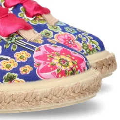 Nueva Zapatilla o bamba en lona con FLORES y lazo.