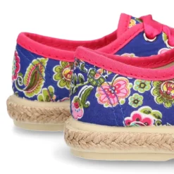 Nueva Zapatilla o bamba en lona con FLORES y lazo.
