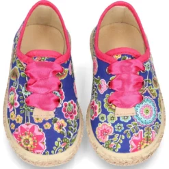 Nueva Zapatilla o bamba en lona con FLORES y lazo.