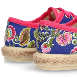 Nueva Zapatilla o bamba en lona con FLORES y lazo.
