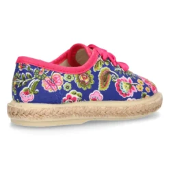 Nueva Zapatilla o bamba en lona con FLORES y lazo.