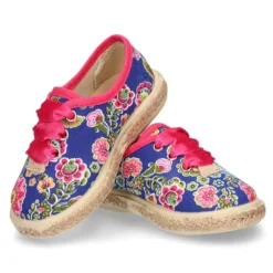 Nueva Zapatilla o bamba en lona con FLORES y lazo.