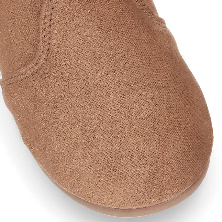 Nuevo Botín niña con diseño con HEBILLA en Serratex.