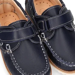 Náutico clásico niño piel sin cordones y suela para primavera verano.