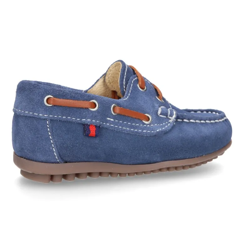 Náutico clásico PRIMAVERA con cordones suela tipo conductor para niños en piel serraje.