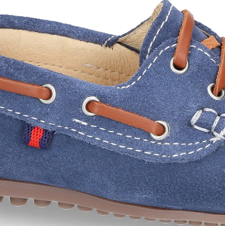 Náutico clásico PRIMAVERA con cordones suela tipo conductor para niños en piel serraje.