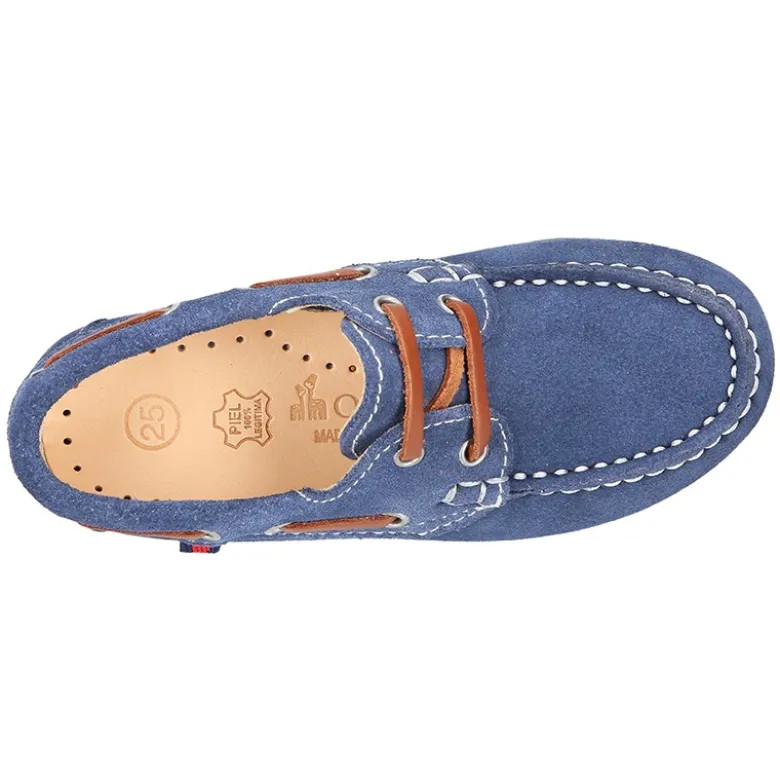 Náutico clásico PRIMAVERA con cordones suela tipo conductor para niños en piel serraje.