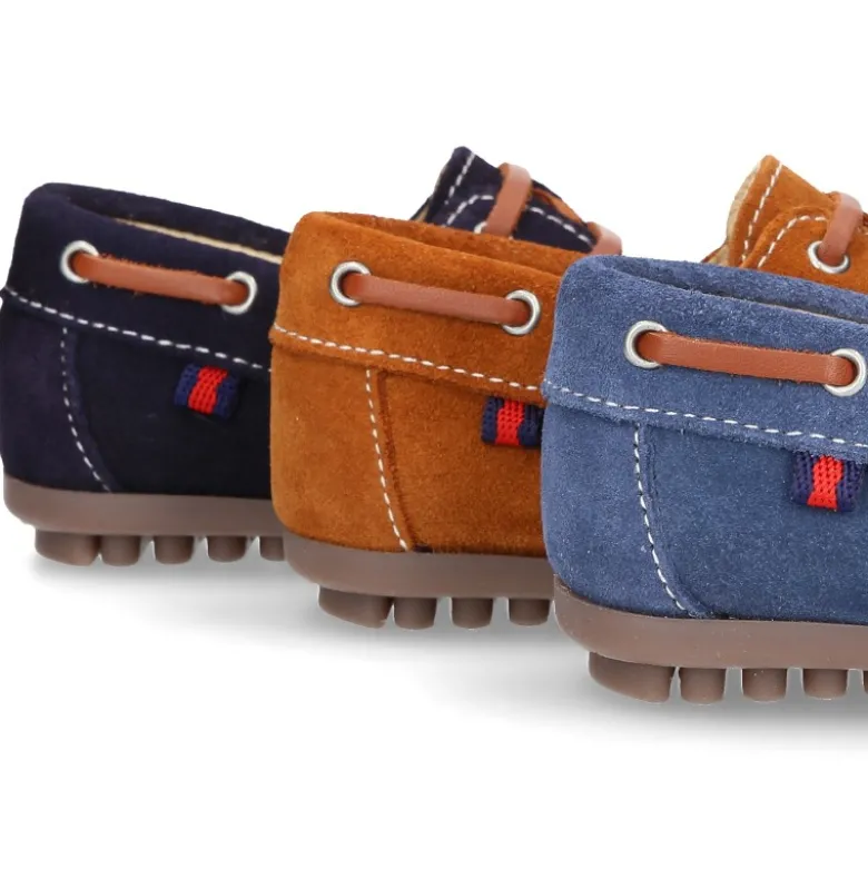 Náutico clásico PRIMAVERA con cordones suela tipo conductor para niños en piel serraje.