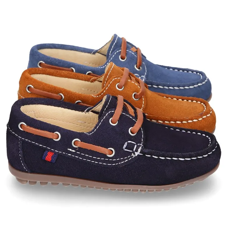 Náutico clásico PRIMAVERA con cordones suela tipo conductor para niños en piel serraje.