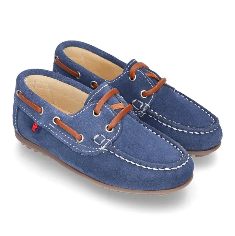 Náutico clásico PRIMAVERA con cordones suela tipo conductor para niños en piel serraje.