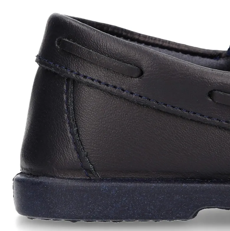 Náutico Colegial niño sin cordones en piel lavable.