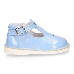 Pepito niños estilo VINTAGE con hebilla y picado en piel charol suave.