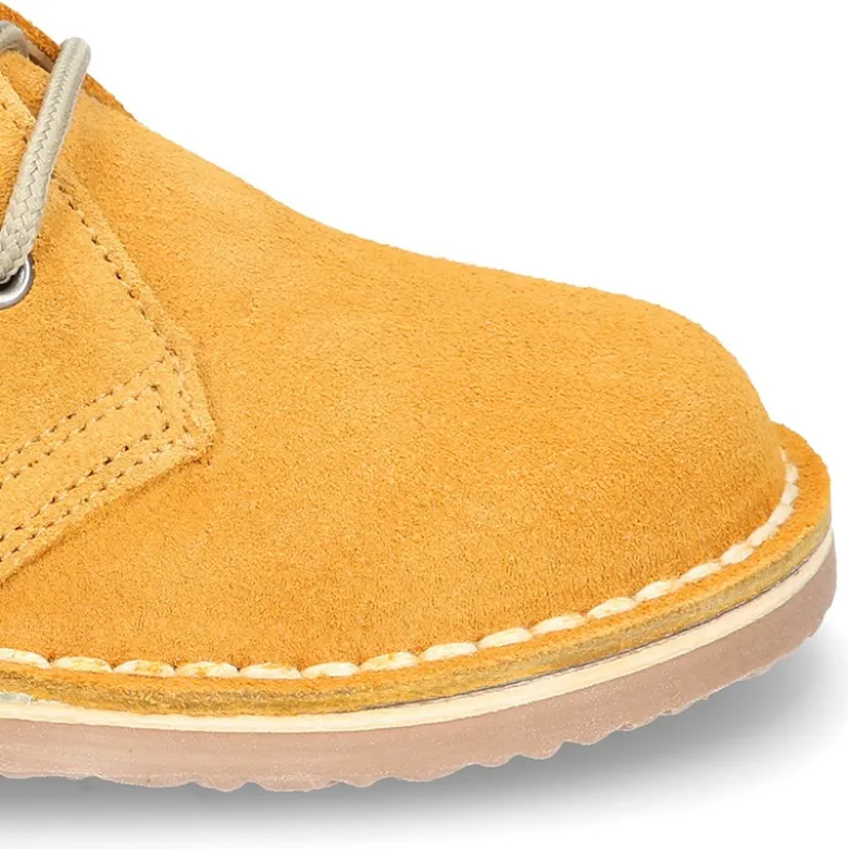Safari o pisacacas con cordones en piel de serraje