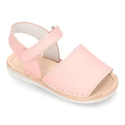 Sandalia Menorquina bebé en piel napa y suela super flexible.
