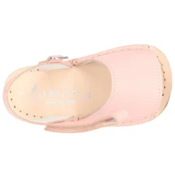 Sandalia Menorquina bebé en piel napa y suela super flexible.