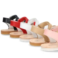 Sandalia Menorquina bebé en piel napa y suela super flexible.