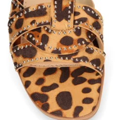 Sandalia mujer tipo zueco con diseño trenzado de leopardo