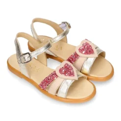 Sandalia Niña con CORAZÓN en piel con glitter.